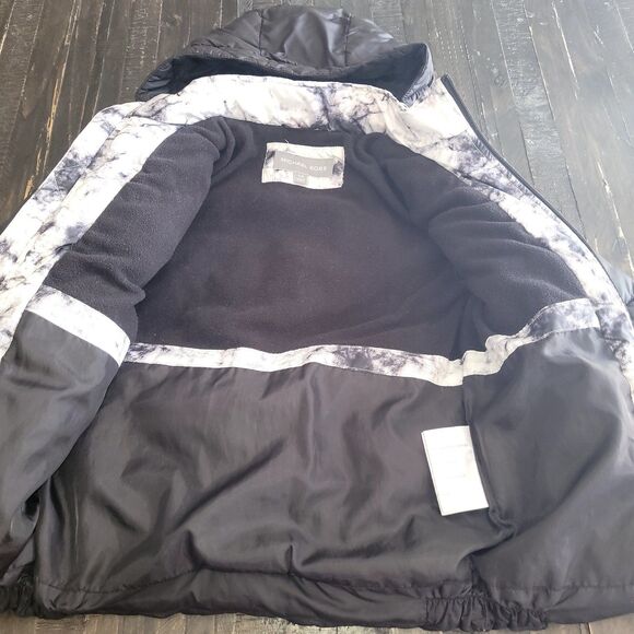 Michael Kors Full Zip Hooded Puffer Jacket Boys Size 5/6 - Picture 4 of 8